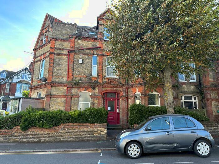 Flat To Rent In Cheriton Road, Folkestone, CT20