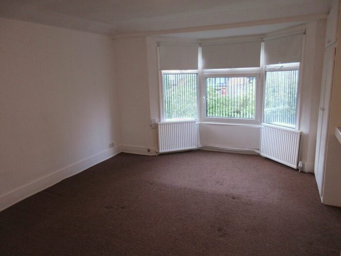 Studio To Rent In Fairlop Rd, Leytonstone, E11