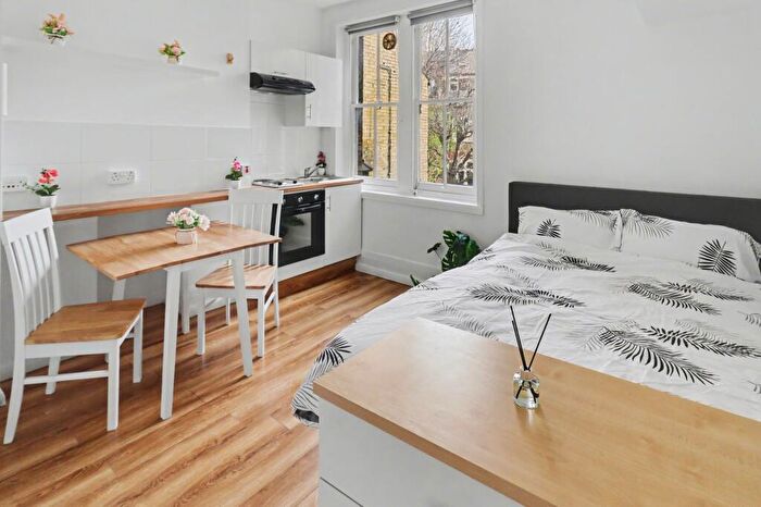 Studio To Rent In Glenloch Road, Belsize Park, (Gas And Water Included), NW3