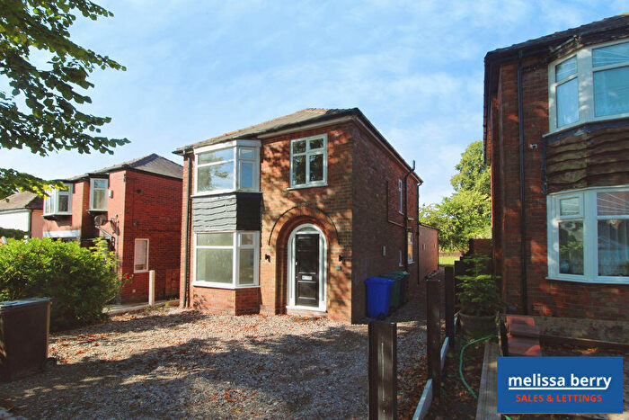 3 Bedroom Detached House For Sale In Carlford Grove, Prestwich, Manchester, M25