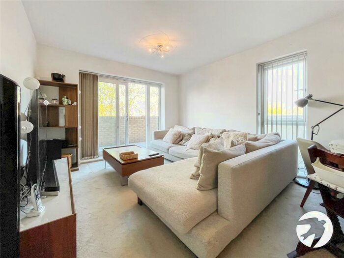 2 Bedroom Flat To Rent In Clydesdale Way, Belvedere, DA17