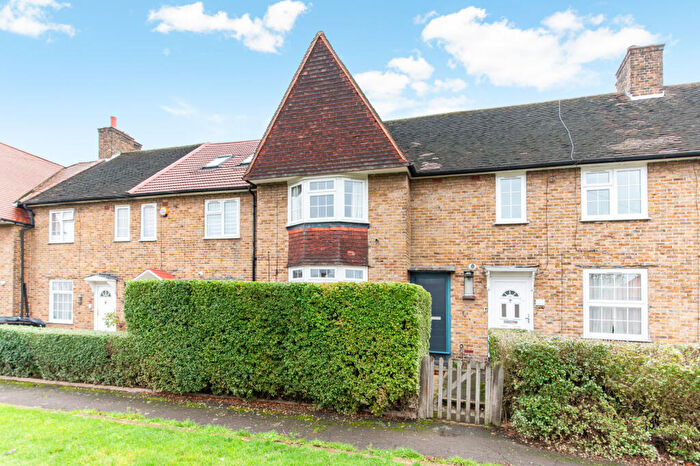 2 Bedroom Terraced House For Sale In Abbotsbury Road, Morden, SM4