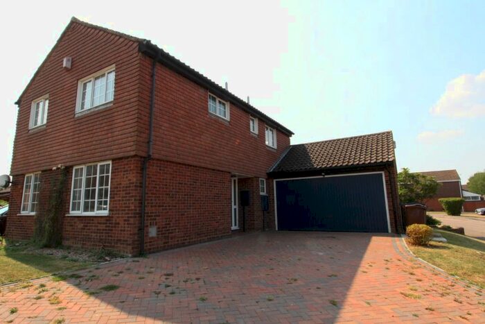 4 Bedroom Detached House To Rent In Banbury Close, West Hunsbury, Northampton, NN4