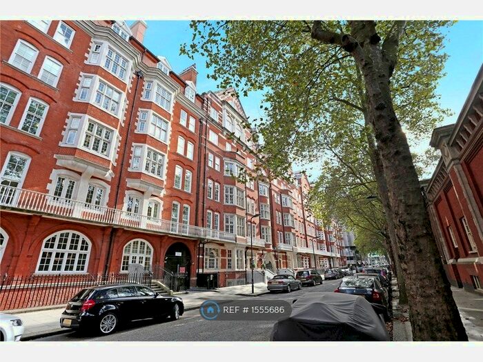 2 Bedroom Flat To Rent In Bedford Court Mansions, London, WC1B