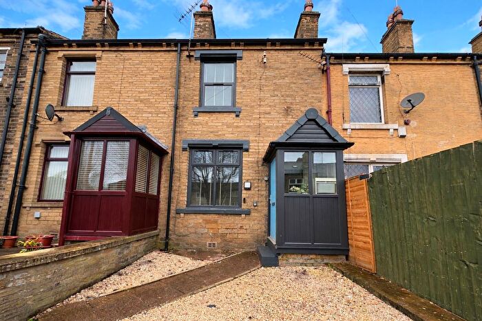 3 Bedroom Terraced House For Sale In Booth Street, Cleckheaton, BD19
