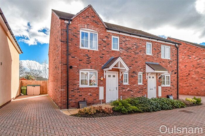 3 Bedroom Semi Detached House For Sale In Kingcup Close, Catshill, Bromsgrove, Worcestershire, B61