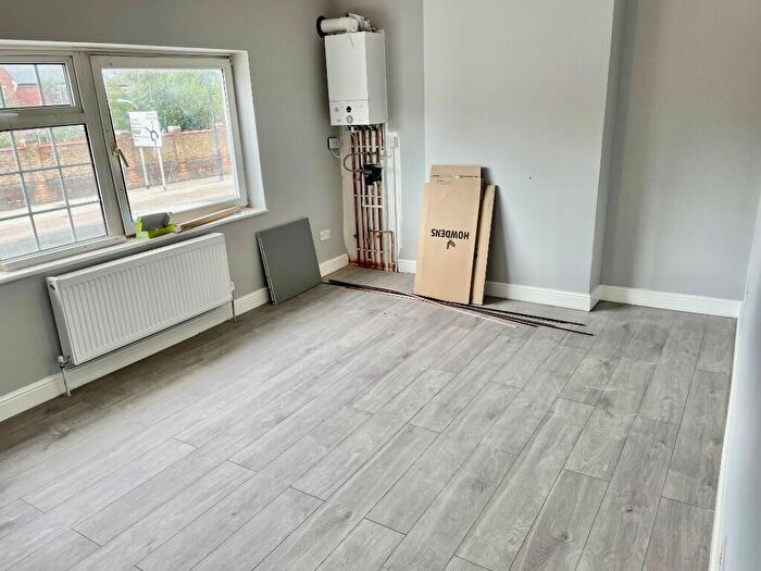 1 Bedroom Flat To Rent In London Road, Southend-On-Sea, Essex, SS1