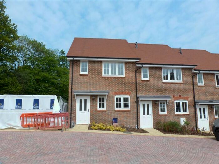 2 Bedroom Property To Rent In Rushy Grove, Haywards Heath, RH16