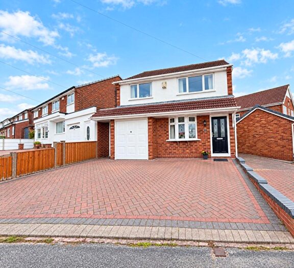 3 Bedroom Link Detached House For Sale In Park Farm Road, Park Farm Estate, Great Barr, B43
