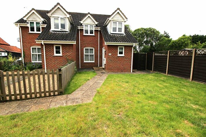 3 Bedroom Semi-Detached House To Rent In The Street, Weybread, IP21