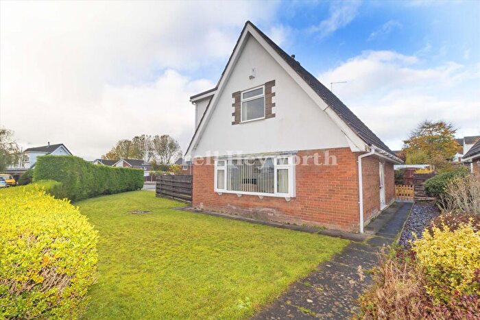 4 Bedroom Detached House For Sale In Knowe Hill Crescent, Lancaster, Lancashire, LA1
