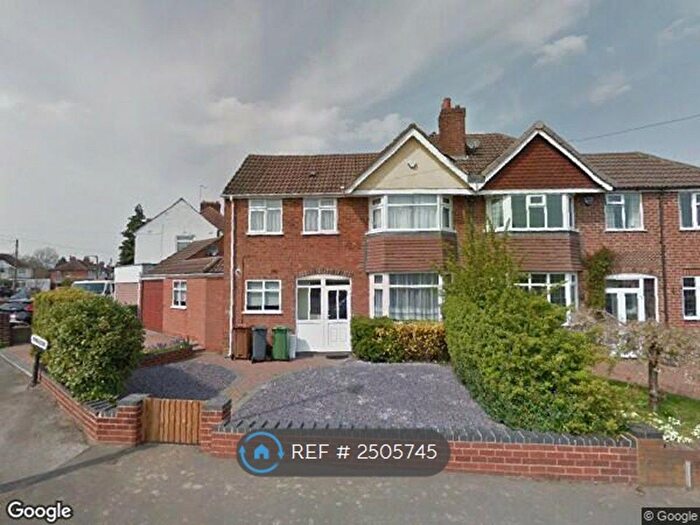 3 Bedroom Semi-Detached House To Rent In Arundel Crescent, Solihull, B92
