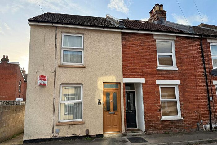 2 Bedroom End Of Terrace House For Sale In Salisbury, SP2