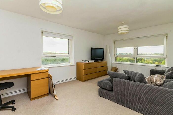 2 Bedroom Flat To Rent In Gurnell Grove, London, W13