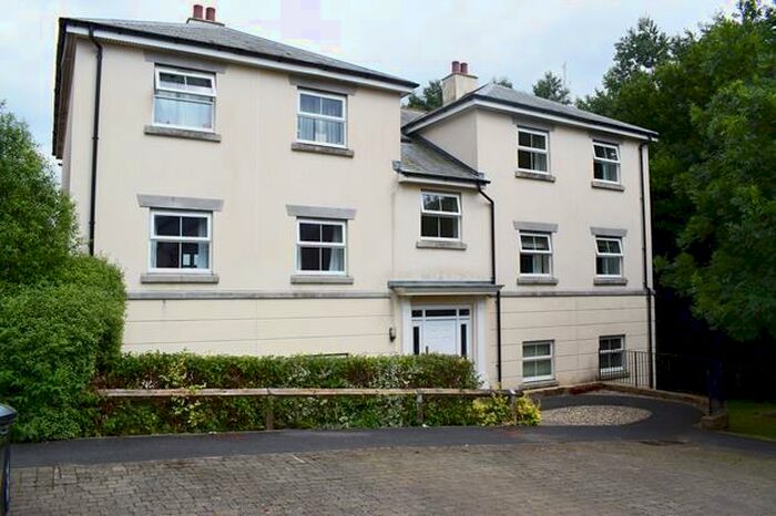 2 Bedroom Flat To Rent In St. Martins Court, Liskeard, PL14