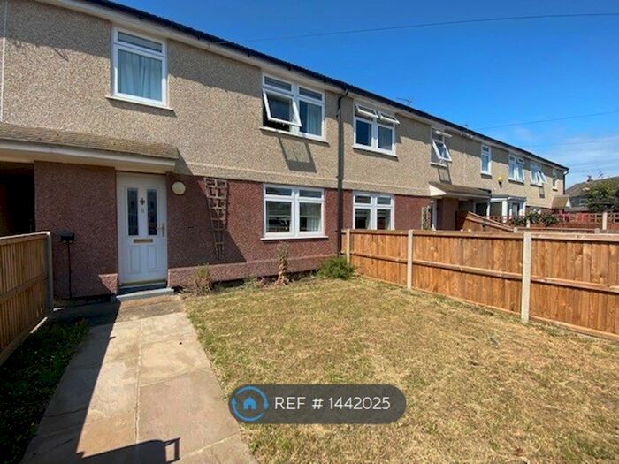 3 Bedroom Terraced House To Rent In Elizabeth Crescent, Holt, NR25