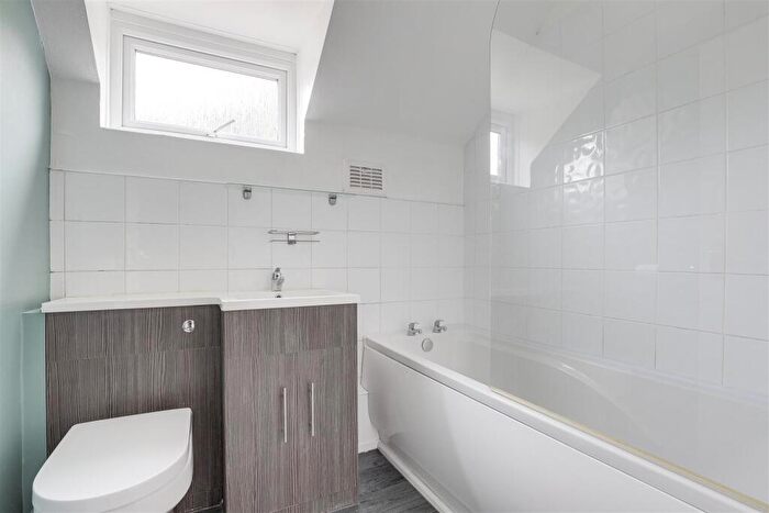 2 Bedroom Maisonette To Rent In Kilnbrook Avenue, Arnold, Nottinghamshire, NG5