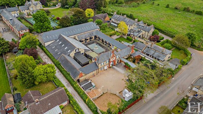 4 Bedroom Barn Conversion For Sale In Exning, Newmarket, CB8