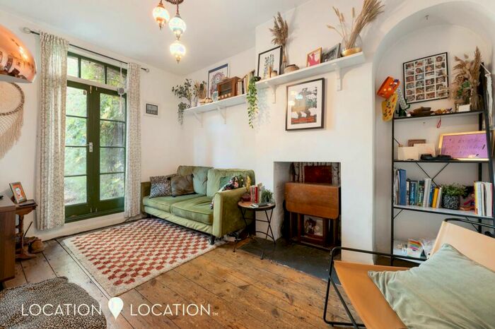 2 Bedroom Flat To Rent In Gibson Gardens, London, N16