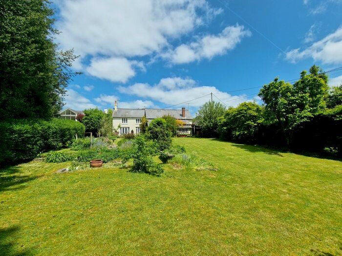 5 Bedroom Detached House For Sale In Shefford Woodlands, Hungerford, Berkshire, RG17