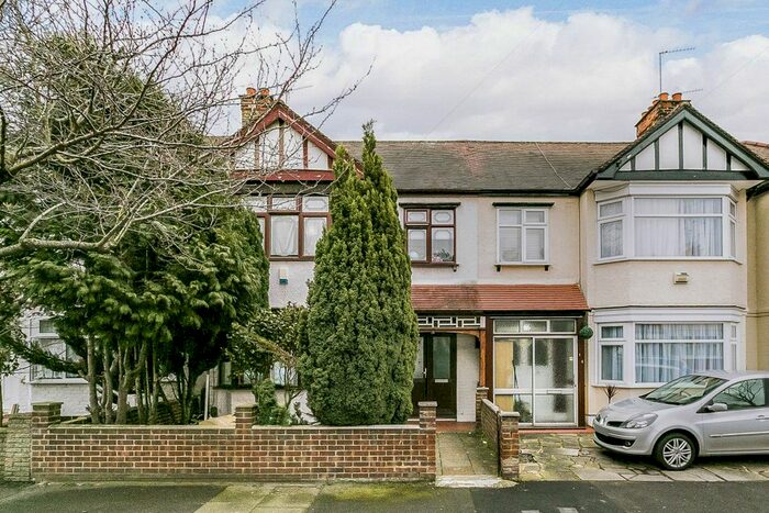 3 Bedroom Terraced House To Rent In Bentley Drive, Newbury Park, IG2