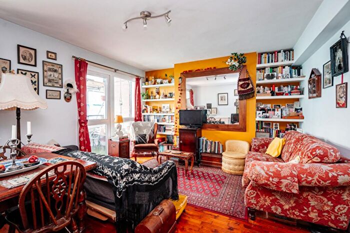 2 Bedroom Flat For Sale In Carlton Road, Carlton Lodge Carlton Road, N4