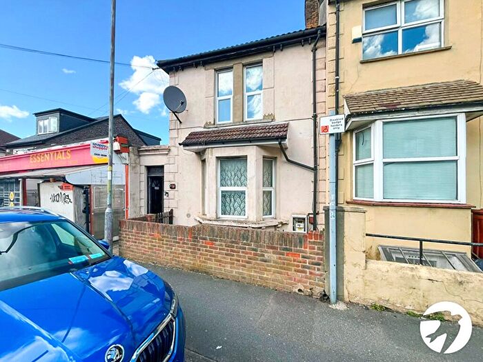 1 Bedroom Flat To Rent In Canterbury Street, Gillingham, Kent, ME7