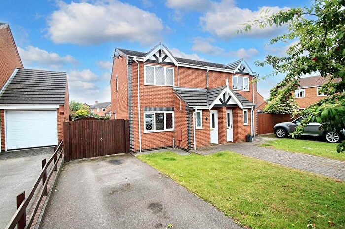 3 Bedroom Semi-Detached House To Rent In Livia Close, Hinckley, LE10