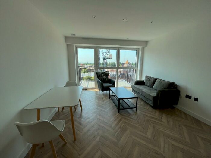 1 Bedroom Flat To Rent In Tryon House, Brook Street, Kingston Upon Thames, Surrey, KT1