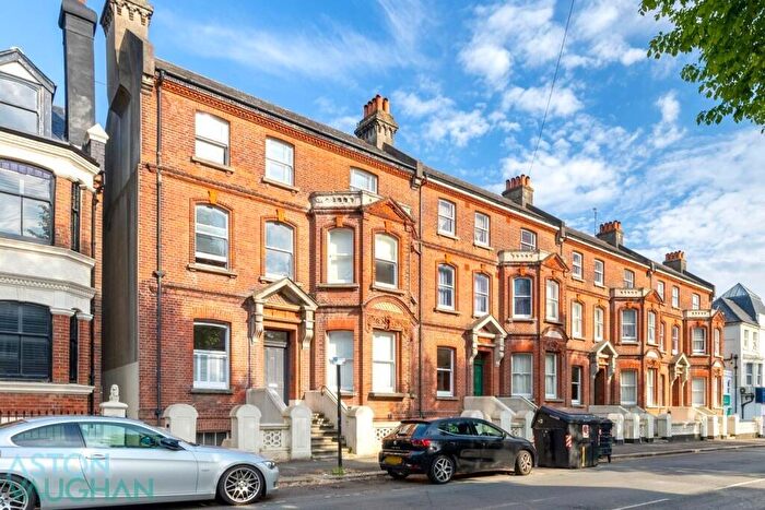 1 Bedroom Apartment For Sale In Sackville Road, Hove, BN3