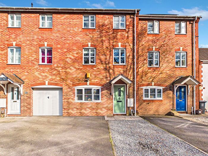 3 Bedroom Town House For Sale In Vanguard Close, High Wycombe, Buckinghamshire, HP12