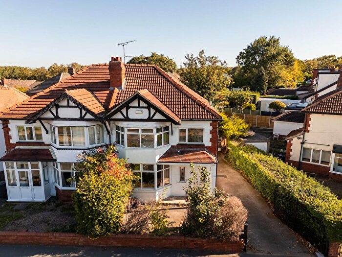 4 Bedroom Semi-detached House For Sale In King Lane, Alwoodley, LS17