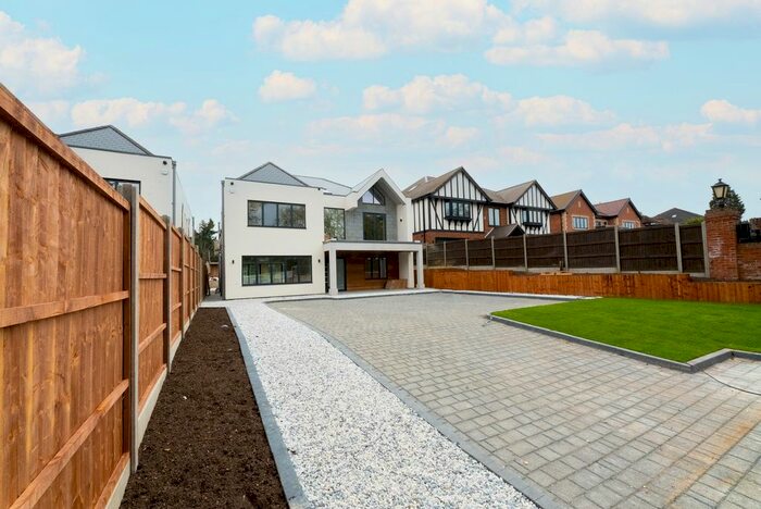 5 Bedroom Detached House To Rent In Vine Lane, Uxbridge, UB10