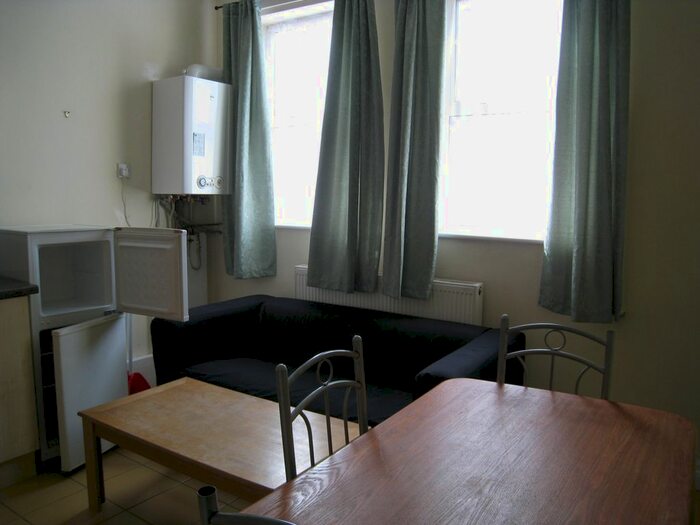 1 Bedroom Flat To Rent In Knights Hill, London, SE27