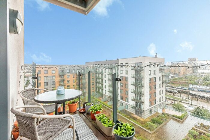 2 Bedroom Flat For Sale In Pegasus Way, Gillingham, Kent, ME7