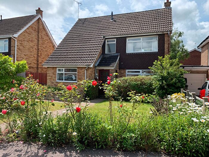 3 Bedroom Detached House To Rent In Park Rise, LE3