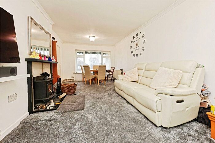 3 Bedroom Semi Detached House For Sale In Chapel Hill, Eythorne, Dover, Kent, CT15