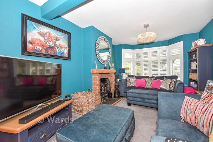 5 Bedroom Semi Detached House For Sale In London Road, Ditton, Aylesford, Kent, ME20