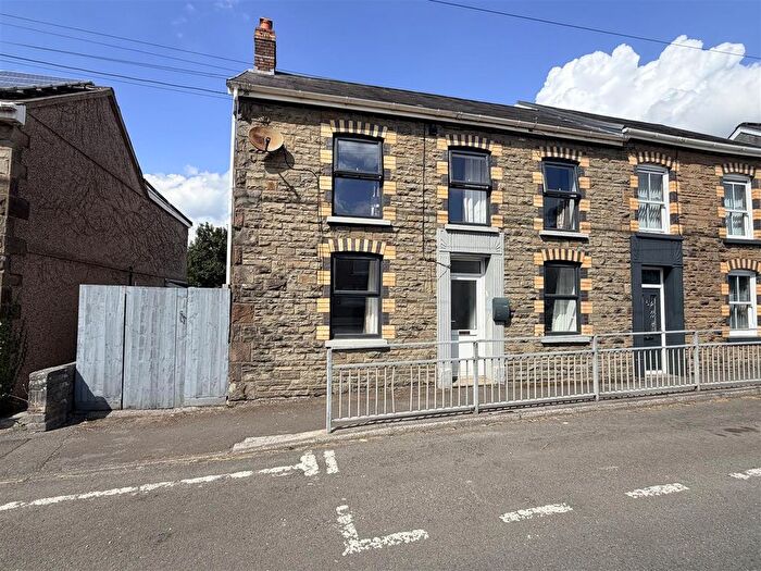3 Bedroom Semi-Detached House For Sale In Cwmamman Road, Glanamman, Ammanford, SA18