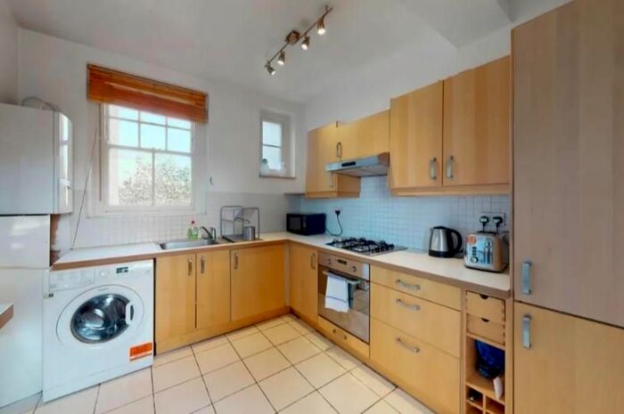 4 Bedroom Flat To Rent In Royal College Street, London, NW1