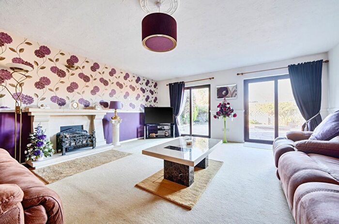 2 Bedroom Detached Bungalow For Sale In Roundstone Way, Selsey, PO20