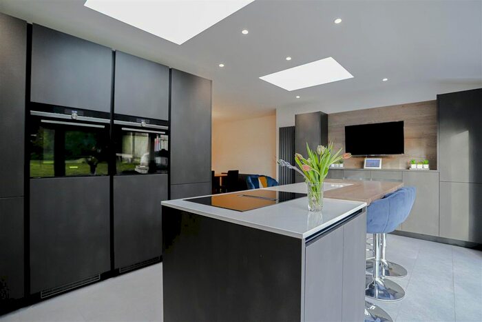 3 Bedroom Semi-Detached House For Sale In Heather Brow, Earby, Barnoldswick, BB18