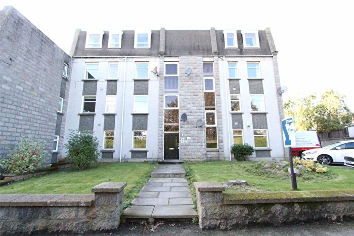 4 Bedroom Flat To Rent In Gairn Terrace, City Centre, Aberdeen, AB10