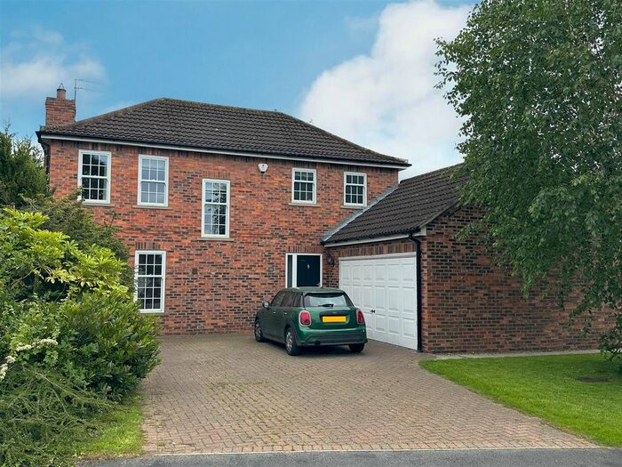 4 Bedroom Detached House For Sale In Dower Park, Escrick, York, YO19