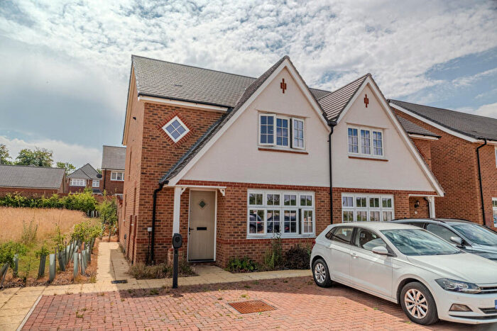 3 Bedroom Semi-Detached House For Sale In Orpington Road, Royston, SG8