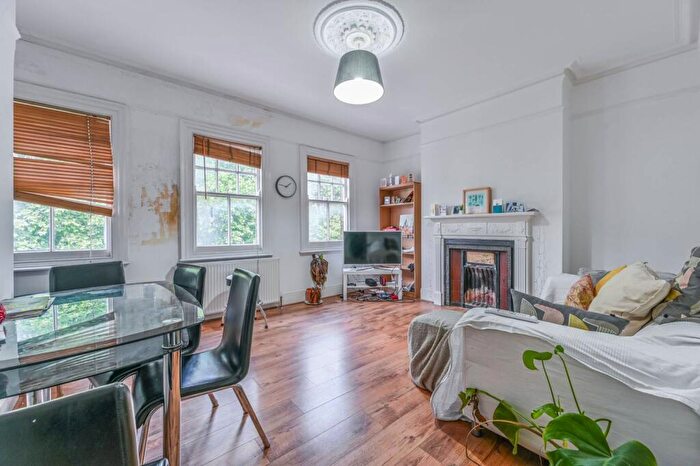 2 Bedroom Flat To Rent In Kennington Lane, , Kennington, London, SE11