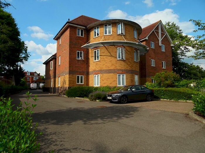 1 Bedroom Flat To Rent In Mill Road, Burgess Hill, RH15