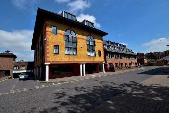 1 Bedroom Flat To Rent In Consort Way, Horley, RH6