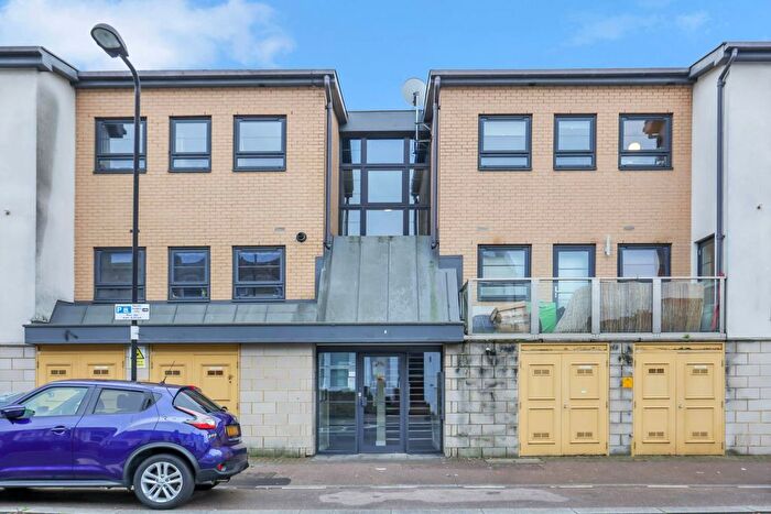 2 Bedroom Flat For Sale In Maud Road, Leyton, London, E10