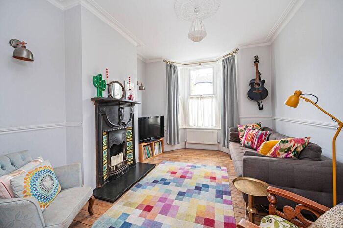 5 Bedroom Detached House To Rent In Windsor Road, Leyton, London, E10